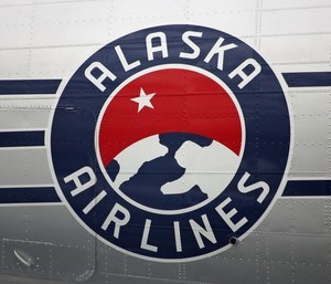 Old_Alaska_Airlines_logo_on_a_DC-3_(6194350906)